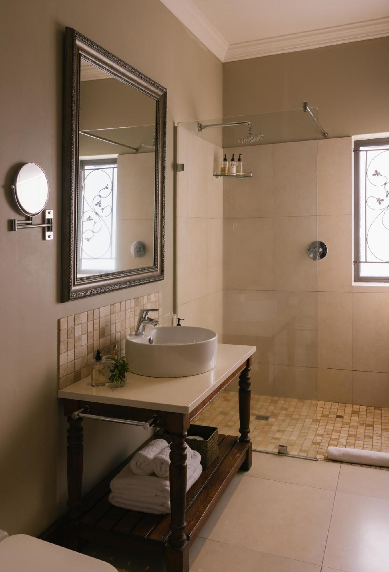 Under Oaks Guesthouse Paarl Extérieur photo